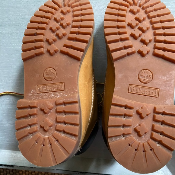 Timberland waterproof boots youth sz 6 - Picture 2 of 6